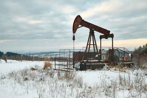 Suit challenges review underlying Alaska oil lease sale