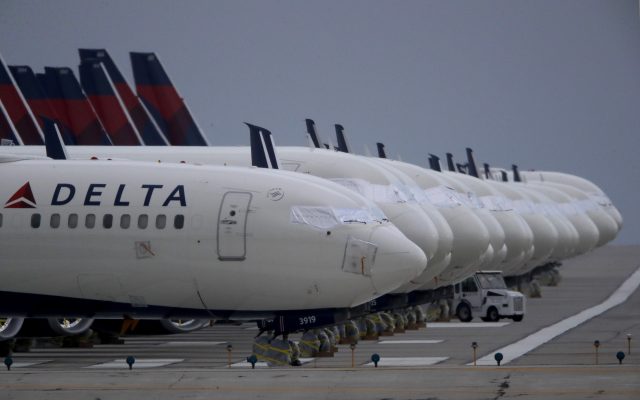 Delta Air Lines requires shots for new workers