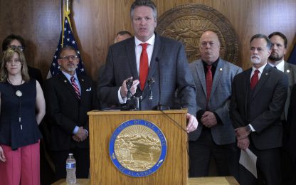 Alaska Republican governor sworn in for second term