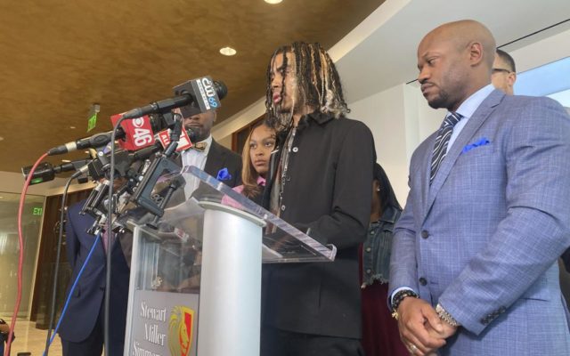 Students pulled from car by Atlanta police sue city